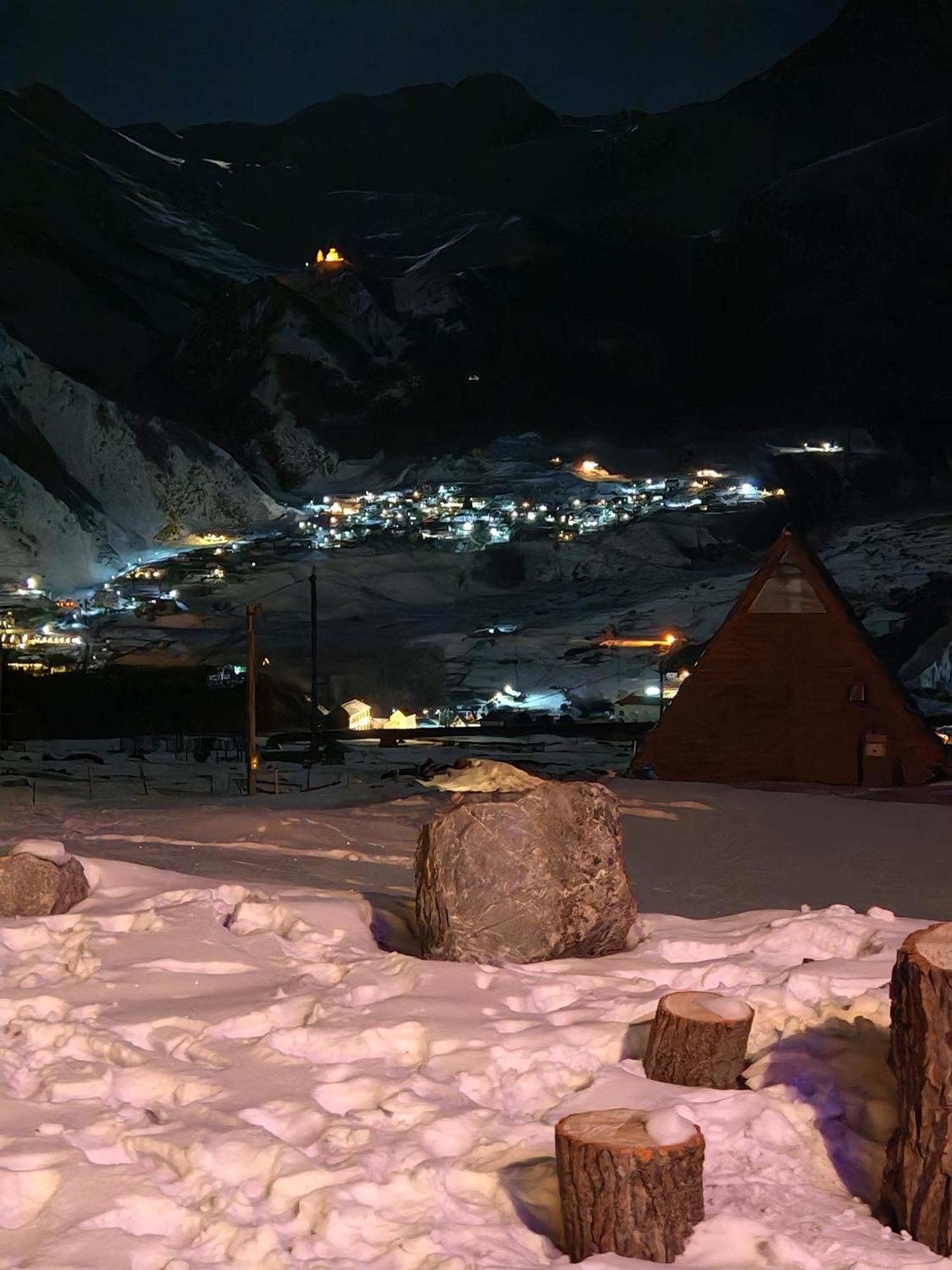 Alone Cottage Kazbegi Ngoại thất bức ảnh